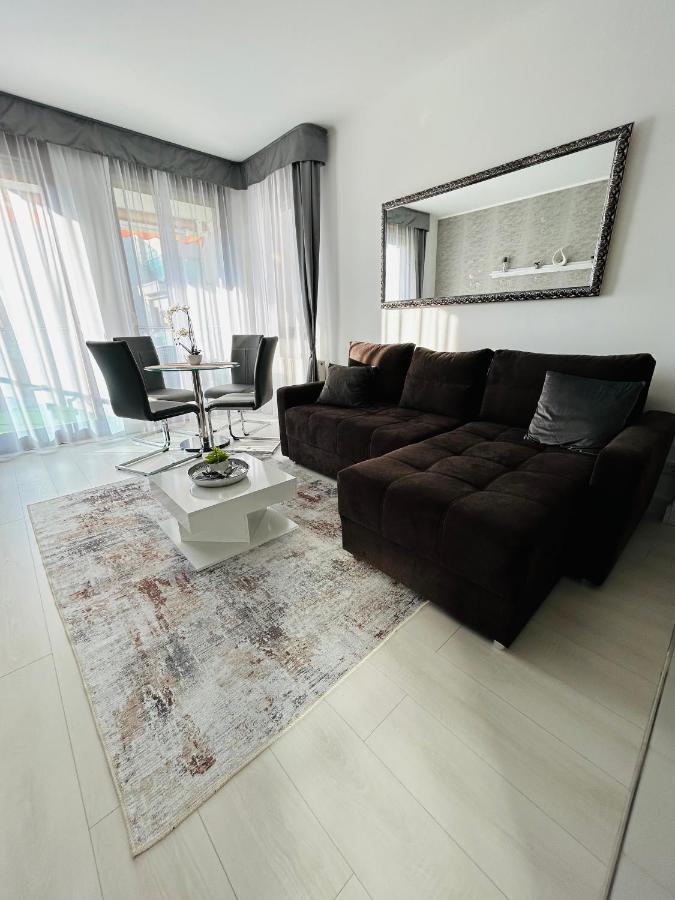 Marina Bay Apartman Budapeste Exterior foto
